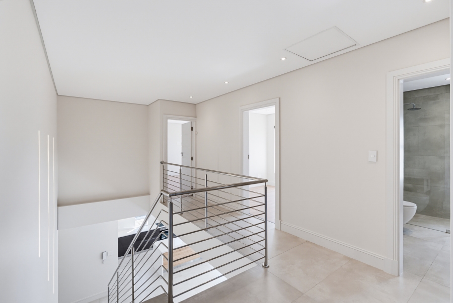 To Let 3 Bedroom Property for Rent in Pinelands Western Cape